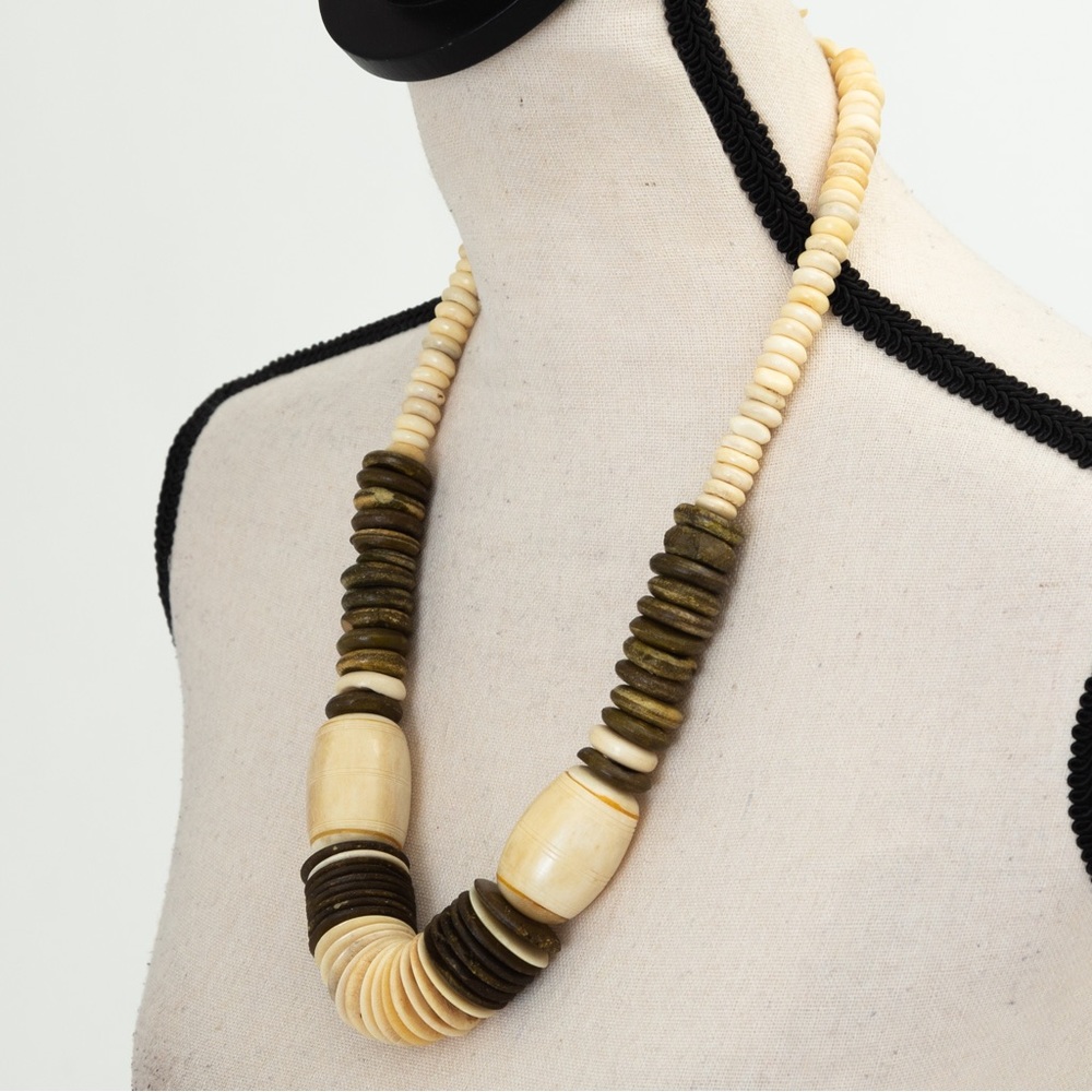 Vintage 80s bold chunky tribal vibe statement necklace wood & bone look neutral - Picture 2 of 10